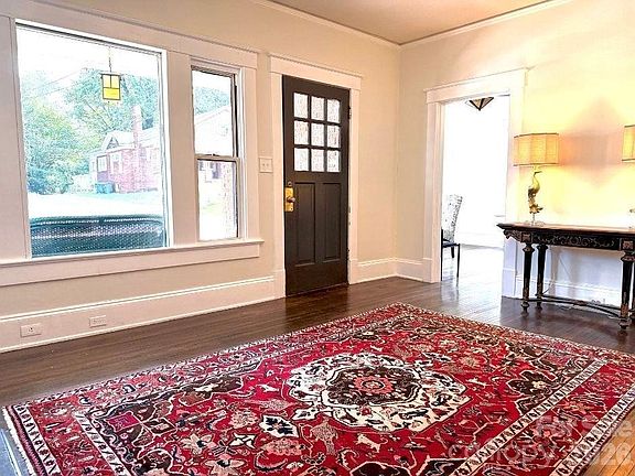 5th image of 113 E Miller St