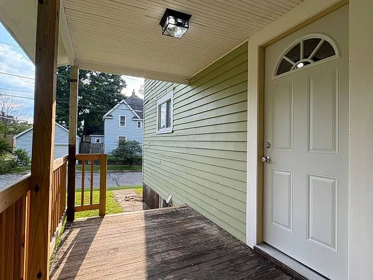1002 Milton St — Photo 1