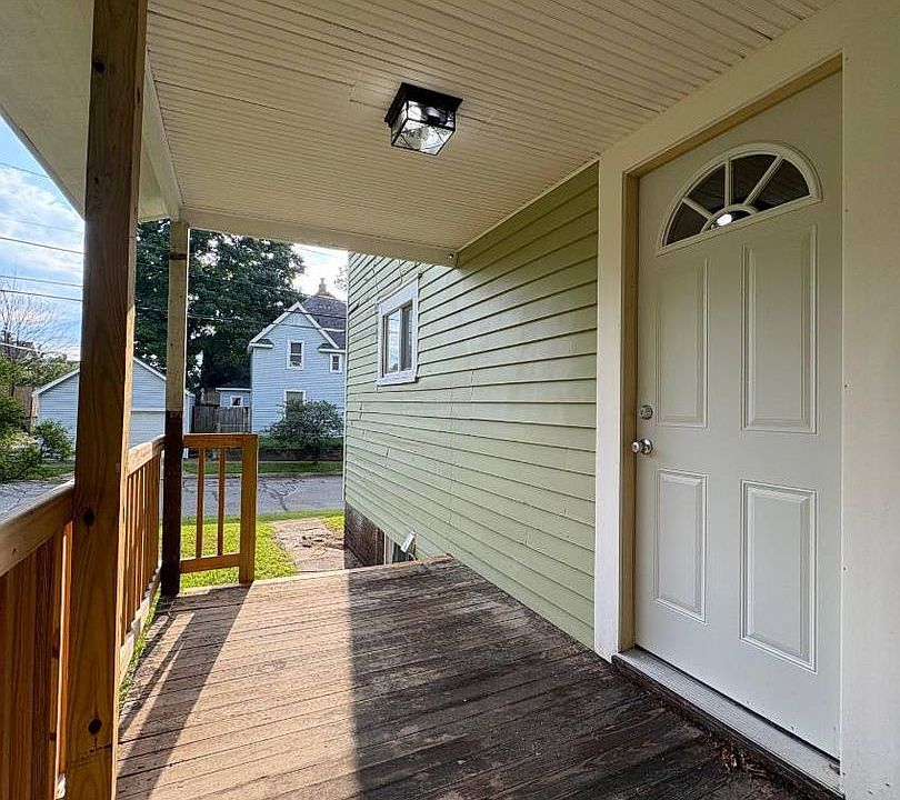 1st image of 1002 Milton St