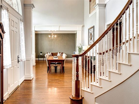 2nd image of 3801 Braewood Cir