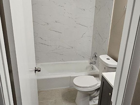 4th image of 9517 S Tripp Ave #1S