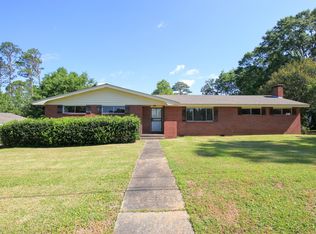 305 Mandalay Dr, Hattiesburg, MS 39402
