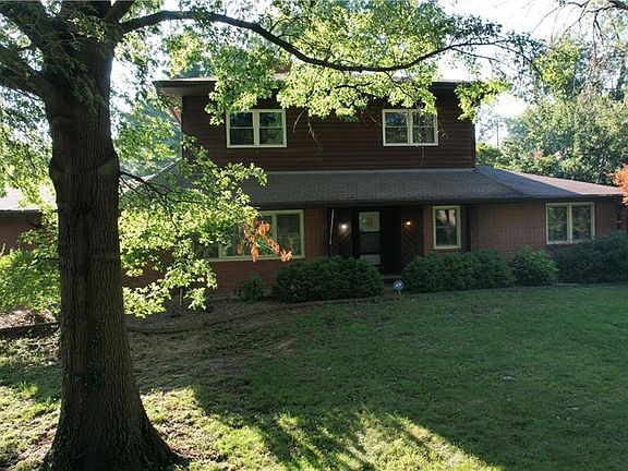 5th image of 2300 Parkway