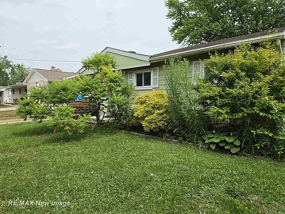 2nd image of 771 S Center Rd