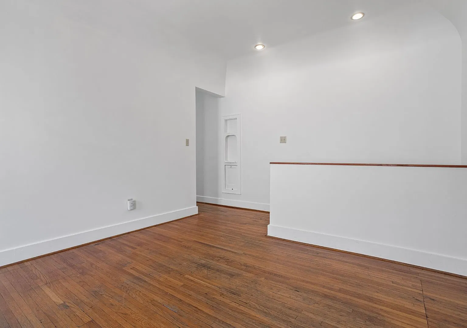 1151 W 29th Street — Photo 3