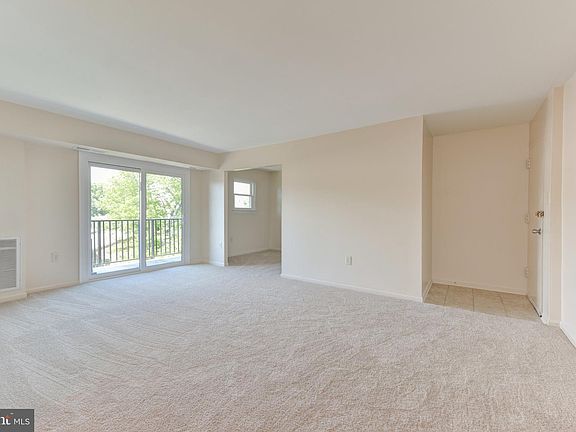 4th image of 5915 Mayflower Ct APT 302