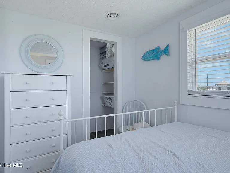 2999 Island Dr — Photo 25