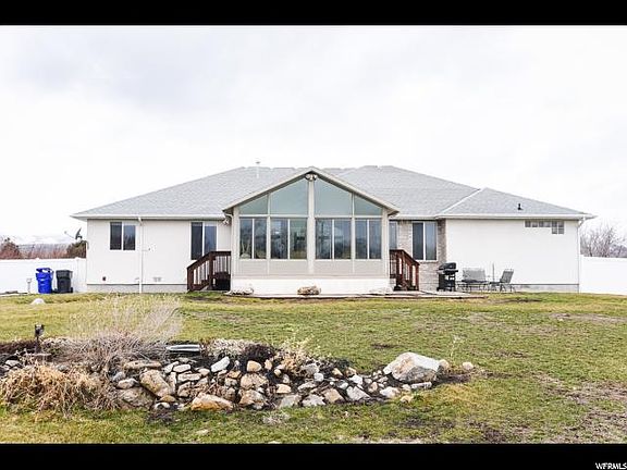 2nd image of 356 N Wrathall Cir