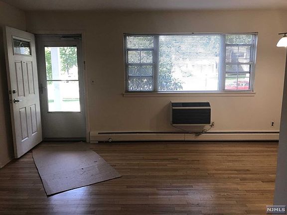 5th image of 113 Washington Dr