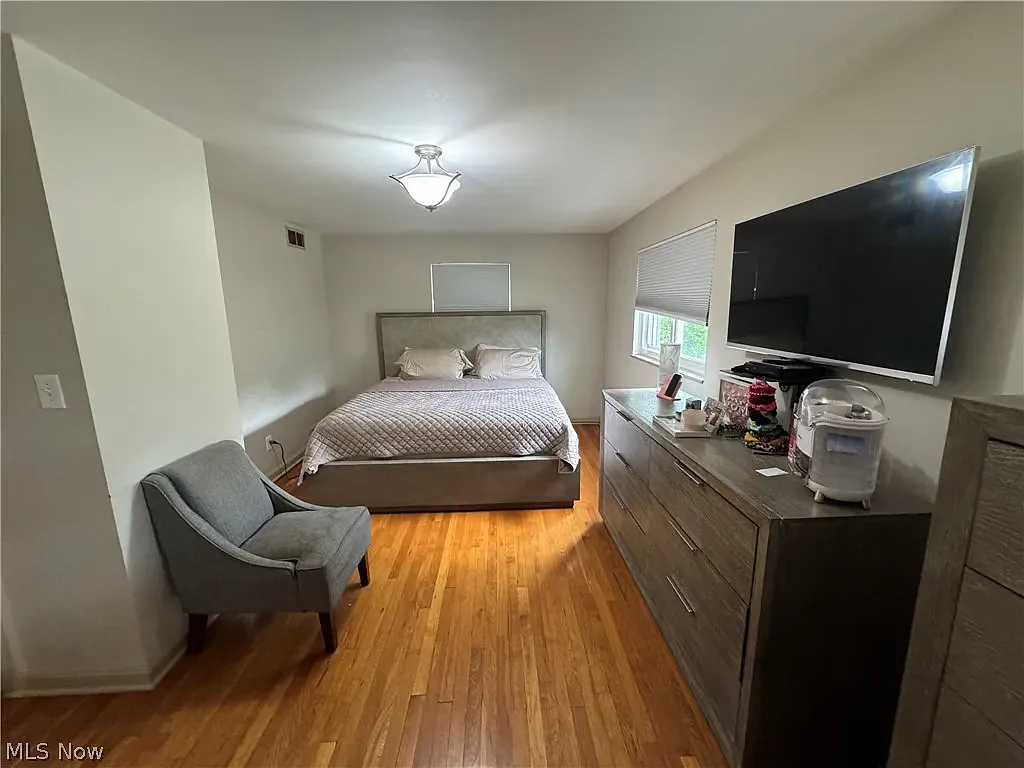 3 bed, 1.5 bath, 1153 sqft, $1,850 — Photo 3