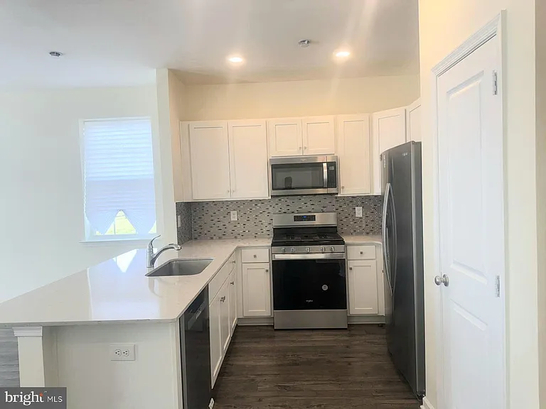 324 Mazzeo Dr — Photo 5