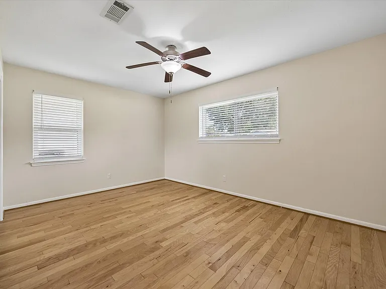 8922 Springview Ln — Photo 17