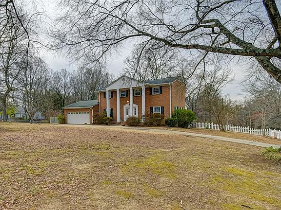 2nd image of 1290 Jonestown Rd