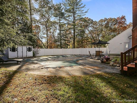5th image of 259 Granville Ln