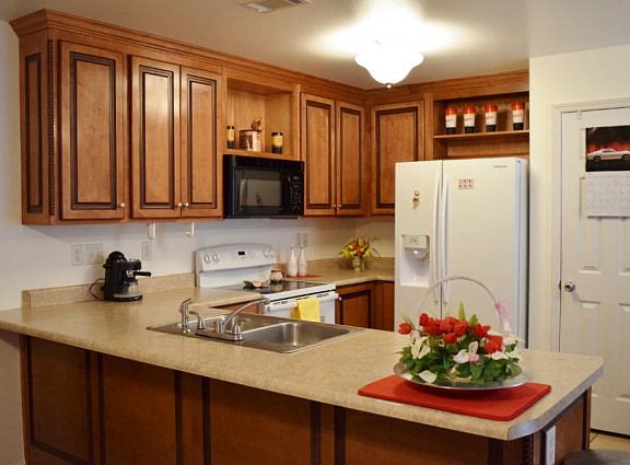 4th image of 2708 Pineview Dr