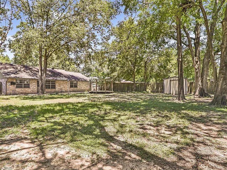 2414 Chanay Ln — Photo 8
