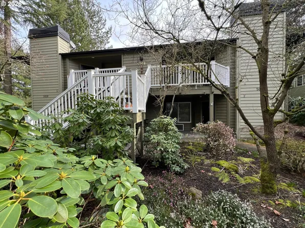 5058 Foothills Dr Unit F, Lake Oswego, OR 97034