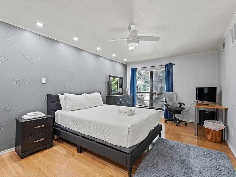 7929 Meadow Park Dr #201 — Photo 9