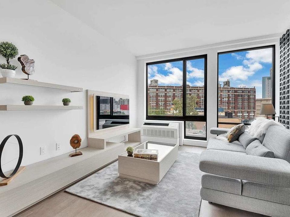 1st image of 3301 38th Ave APT 3E