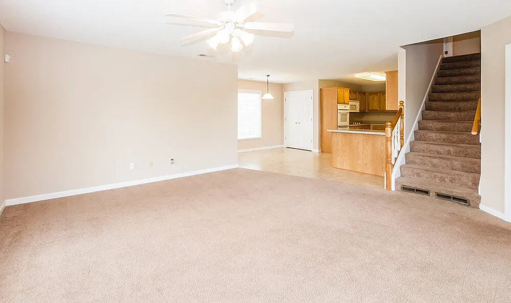 4 bed, 2.0 bath, 2657 sqft, $2,195 — Photo 2