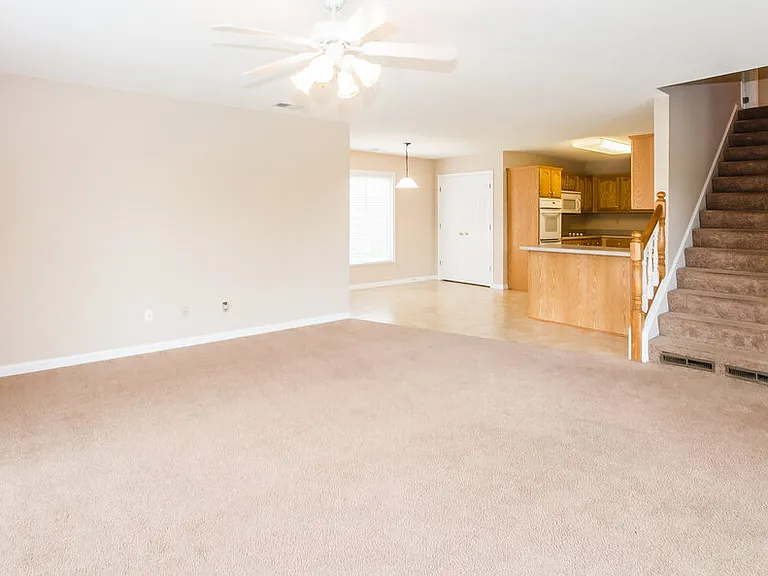10198 Woodland Hills Dr — Photo 2