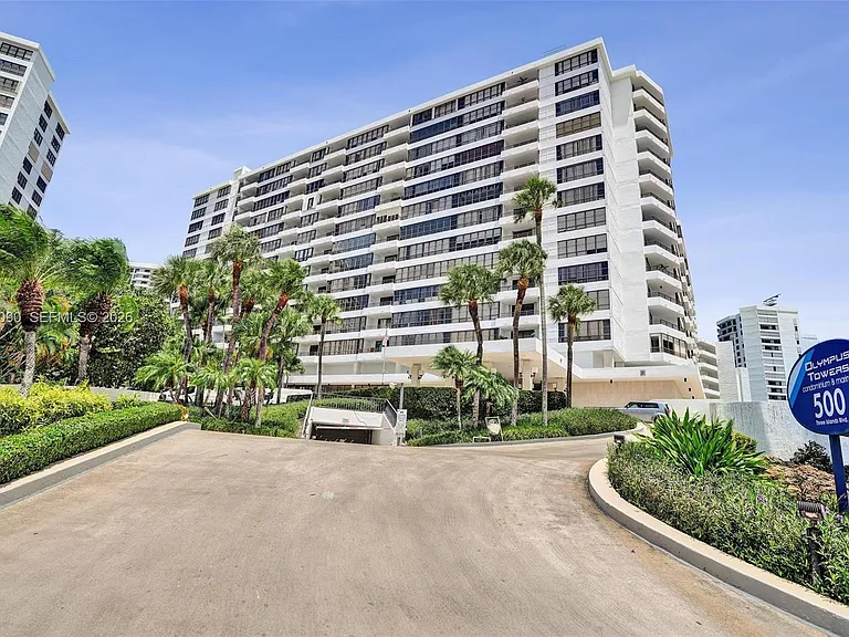 500 Three Islands Blvd #213 — Photo 51