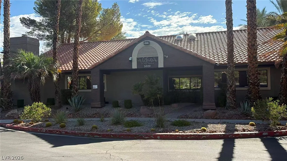 2 bed, 2.0 bath, 1091 sqft, $1,425 — Photo 1