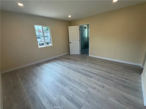 7912 White Oak Ave #B, Northridge, CA 91325