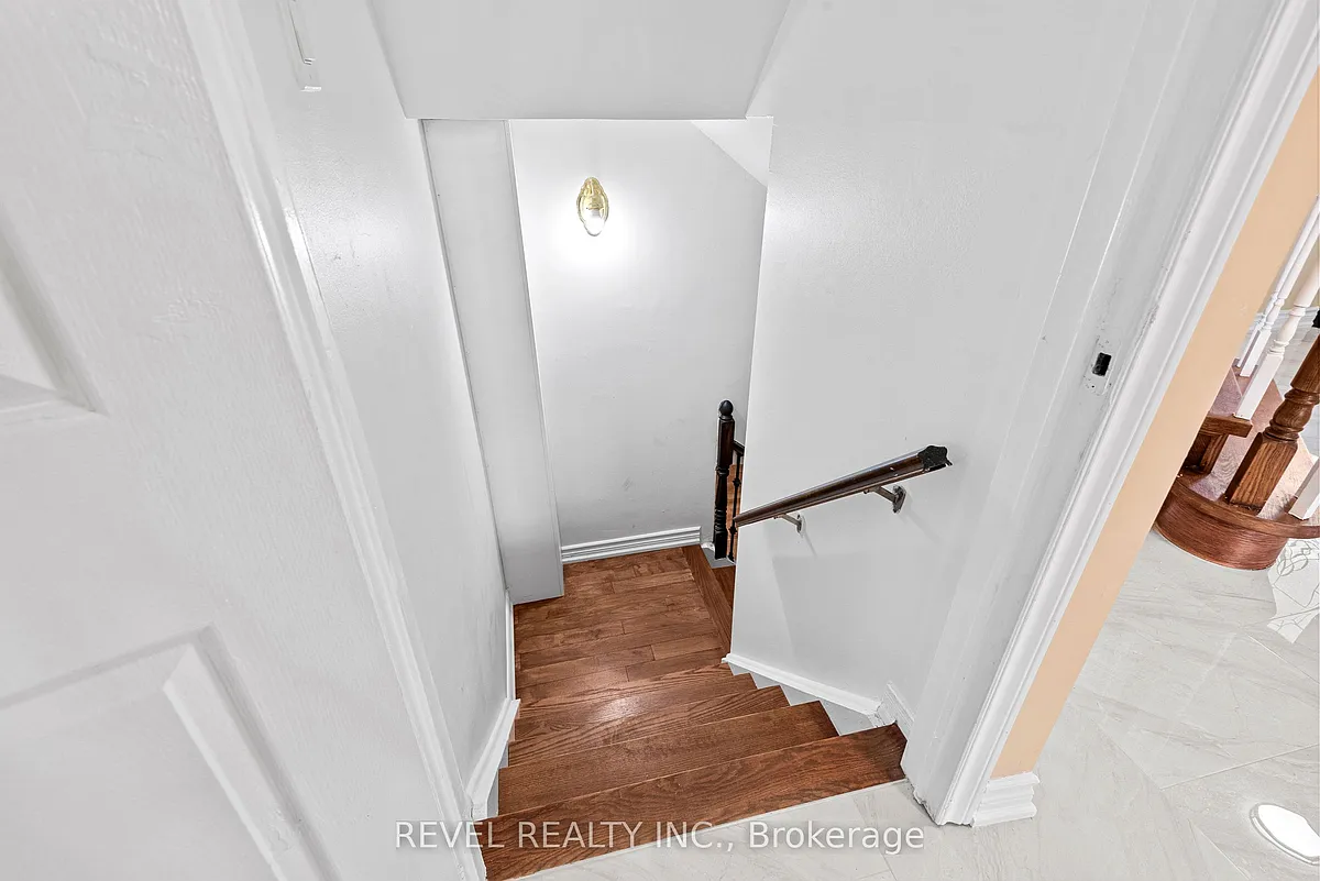 Building Photo - 1005 Sandcliff Dr #BASEMENT