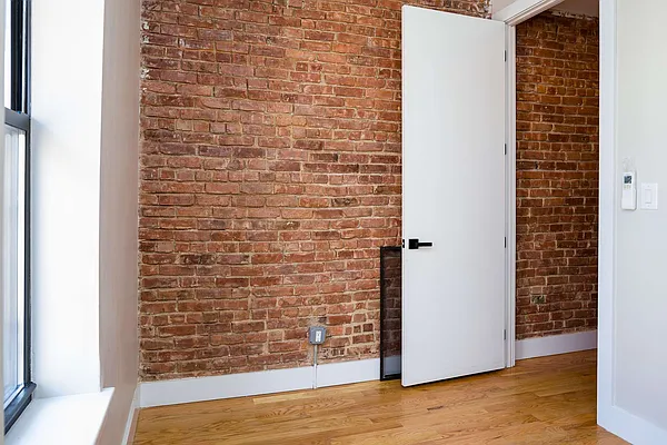 Rented by Nooklyn NYC LLC | media 12