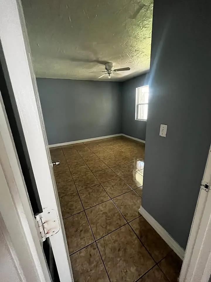 3 bed, 1160 sqft, $1,950 — Photo 4