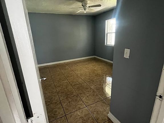 4th image of 3424 19th St N