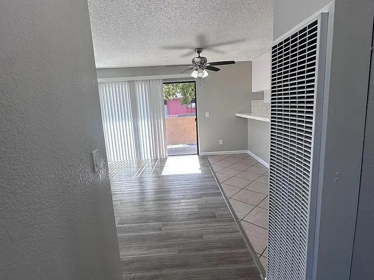 1726 Daly-Jardin Apartments — Photo 10
