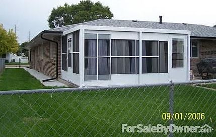5th image of 806 S Ash St