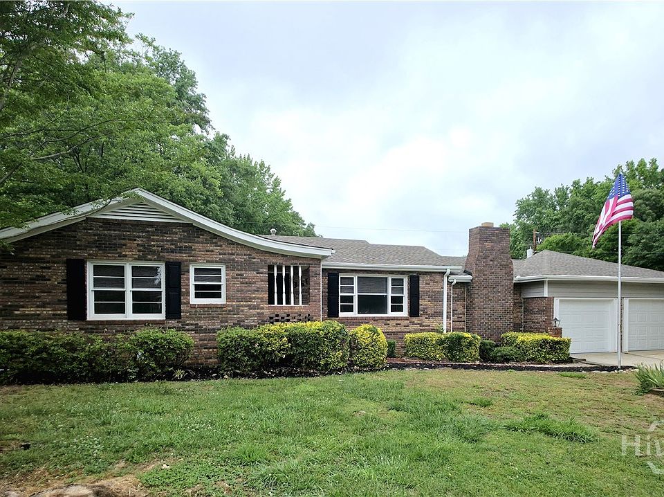 1st image of 360 Pinkney Street