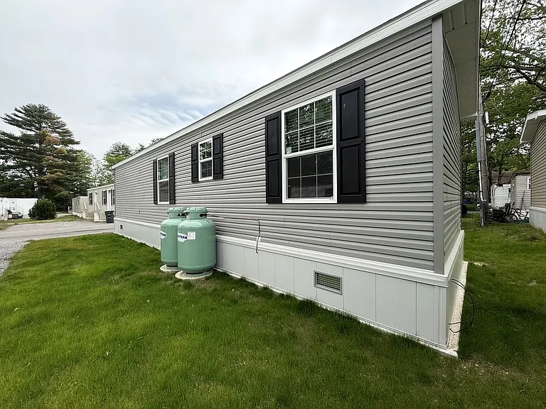 87 Front St — Photo 15