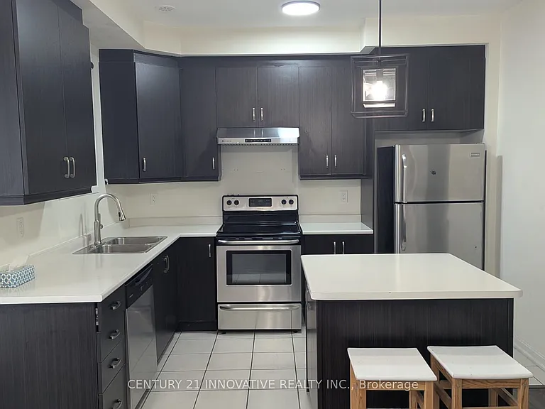 29 Adam Sellers St E — Photo 13