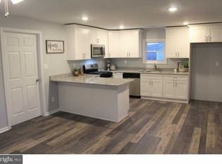 908 Chestnut St, Trainer, PA 19061