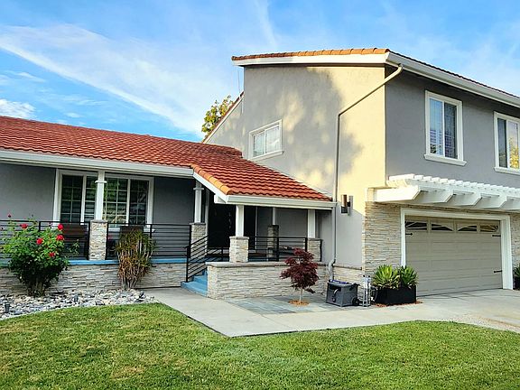 3rd image of 271 Moraga Way