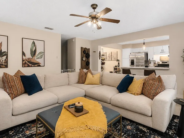 1401 N Nolan River Rd #B — Photo 4