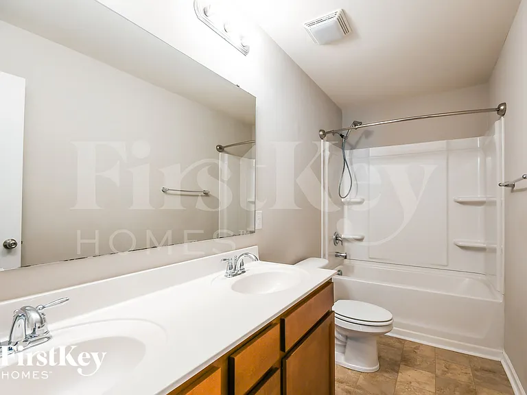 104 Breeders Ct — Photo 15