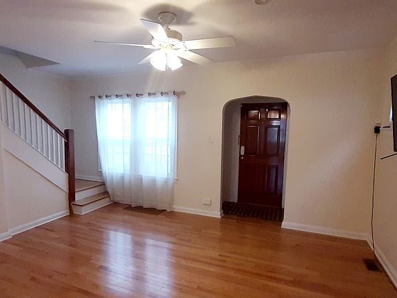 4th image of 743 S East Ave