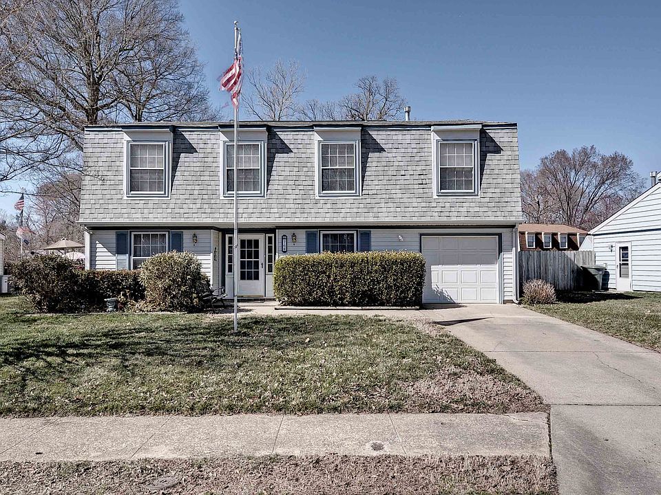 1st image of 768 Chatsworth Dr