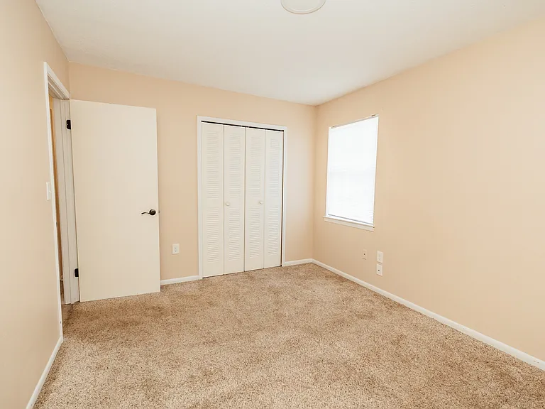 719 S Berthe Ave #4 — Photo 6