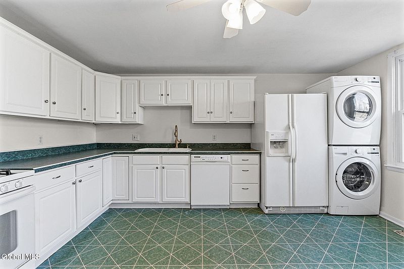 3rd image of 1552 3rd Avenue