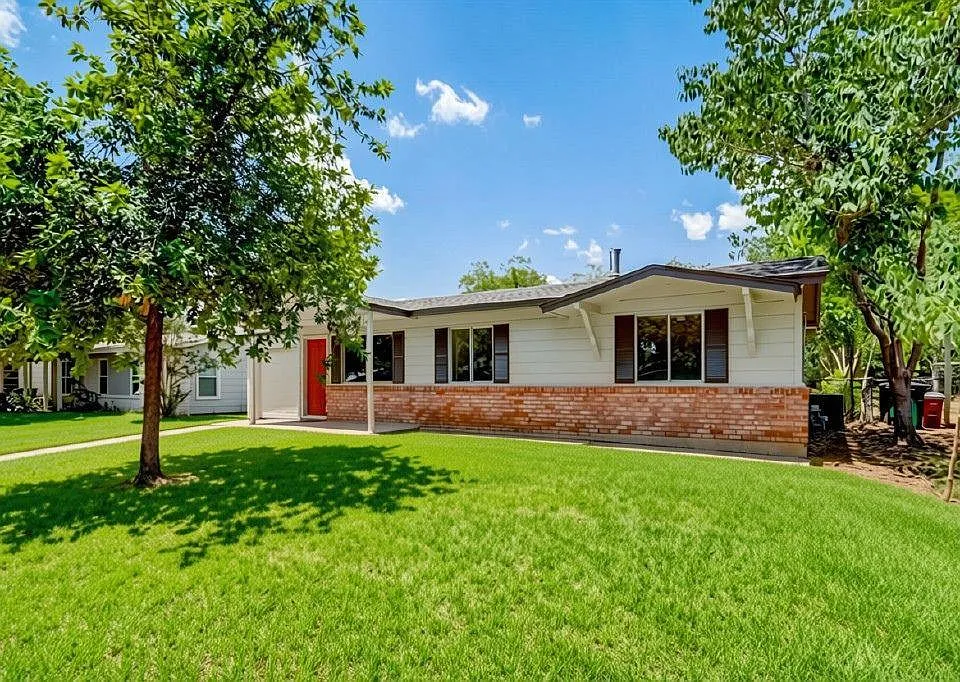 4908 Gladeview Dr