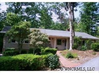 65 Hilltop Cir N, Hendersonville, NC 28791