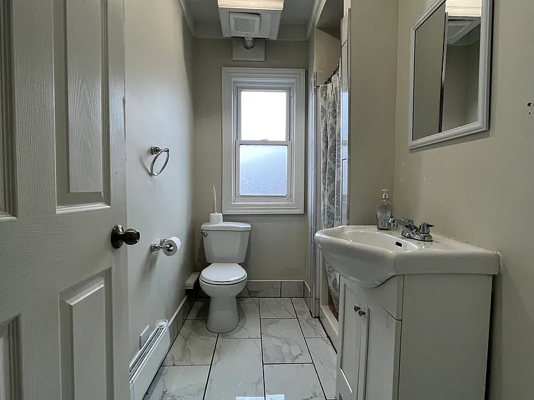 738 Windsor Ave #3 — Photo 4
