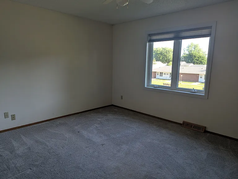 840 Church St — Photo 7