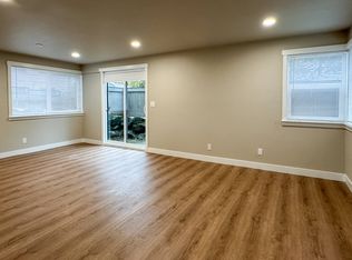 6314 34th Ave SW APT 3, Seattle, WA 98126